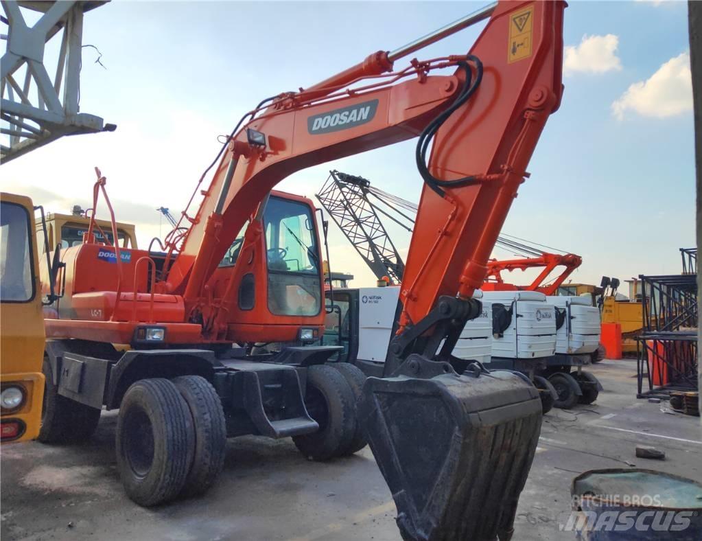Doosan DH150W Колесни екскаватори