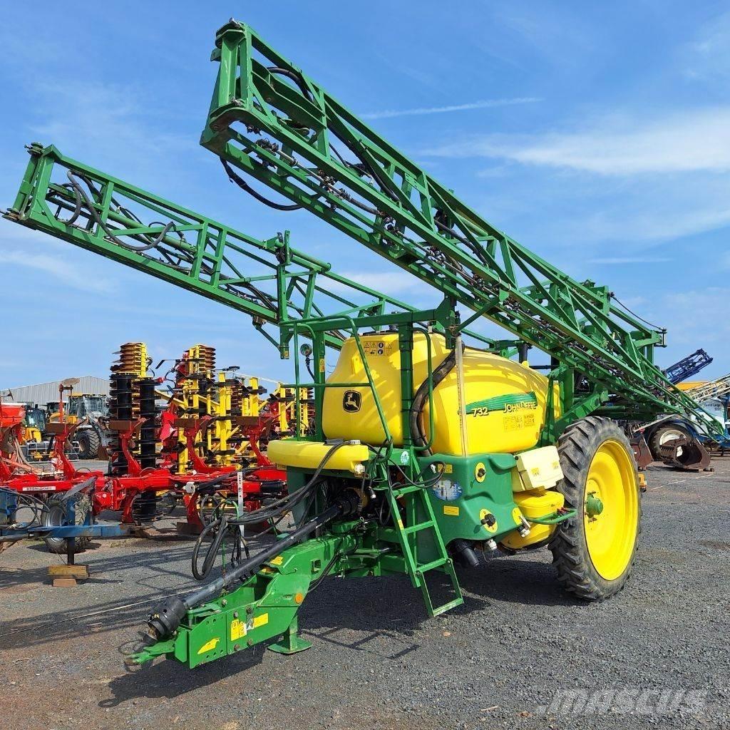 John Deere 732 Прикачни пръскачки
