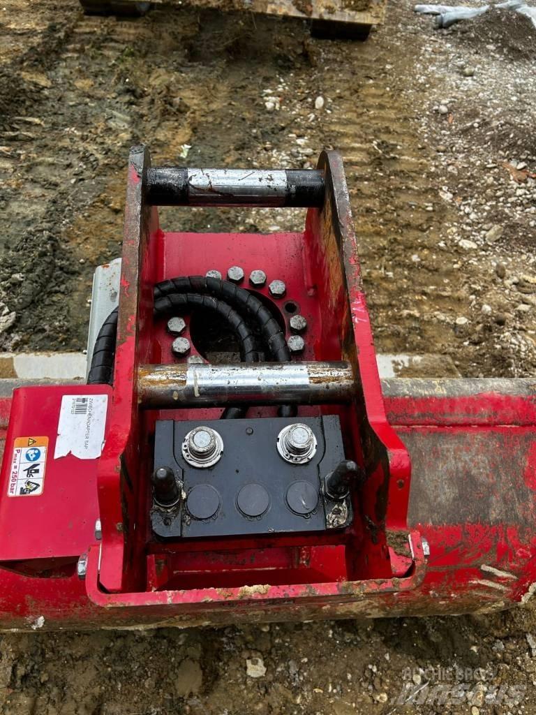 Takeuchi TB 290 Средни екскаватори 7т - 12т