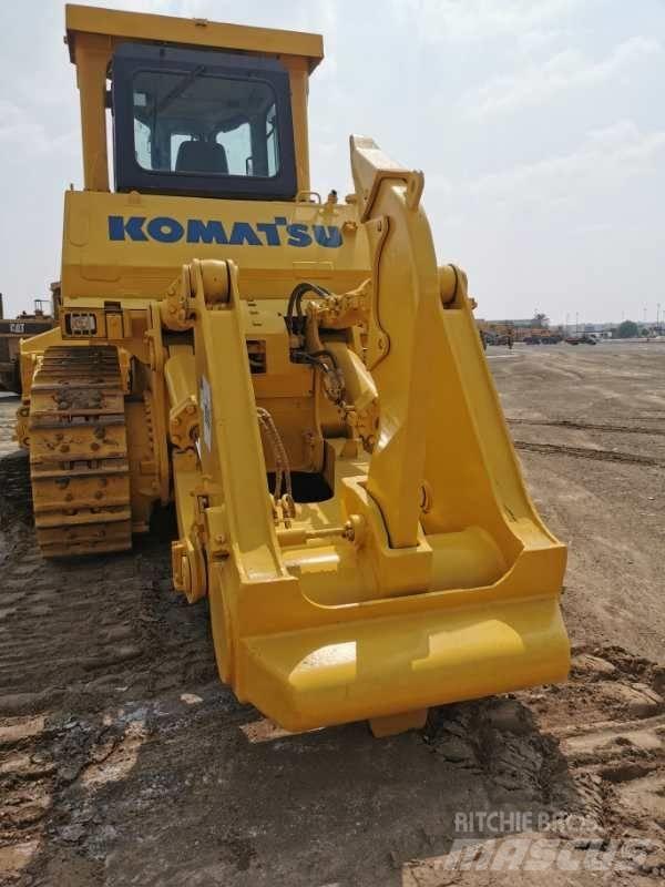 Komatsu d375a Верижни булдозери
