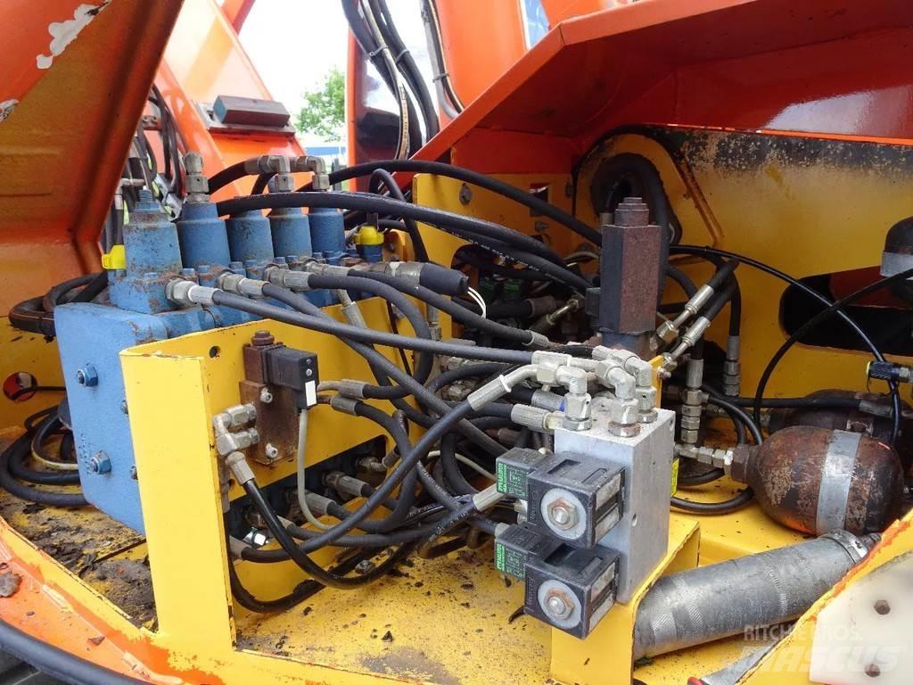 Mecalac 12MXT Колесни екскаватори