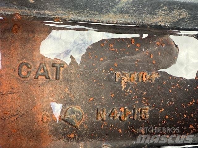 CAT 6020 NEW IDLER Релси, вериги и ходова част
