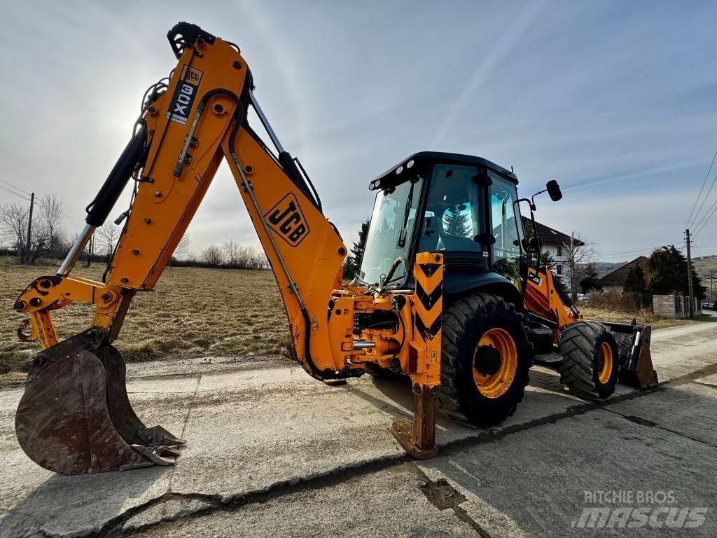 JCB 3CX CONTRACTOR Товарач със заден ексватор