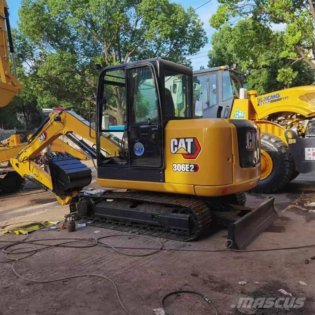 CAT 306E2 Средни екскаватори 7т - 12т