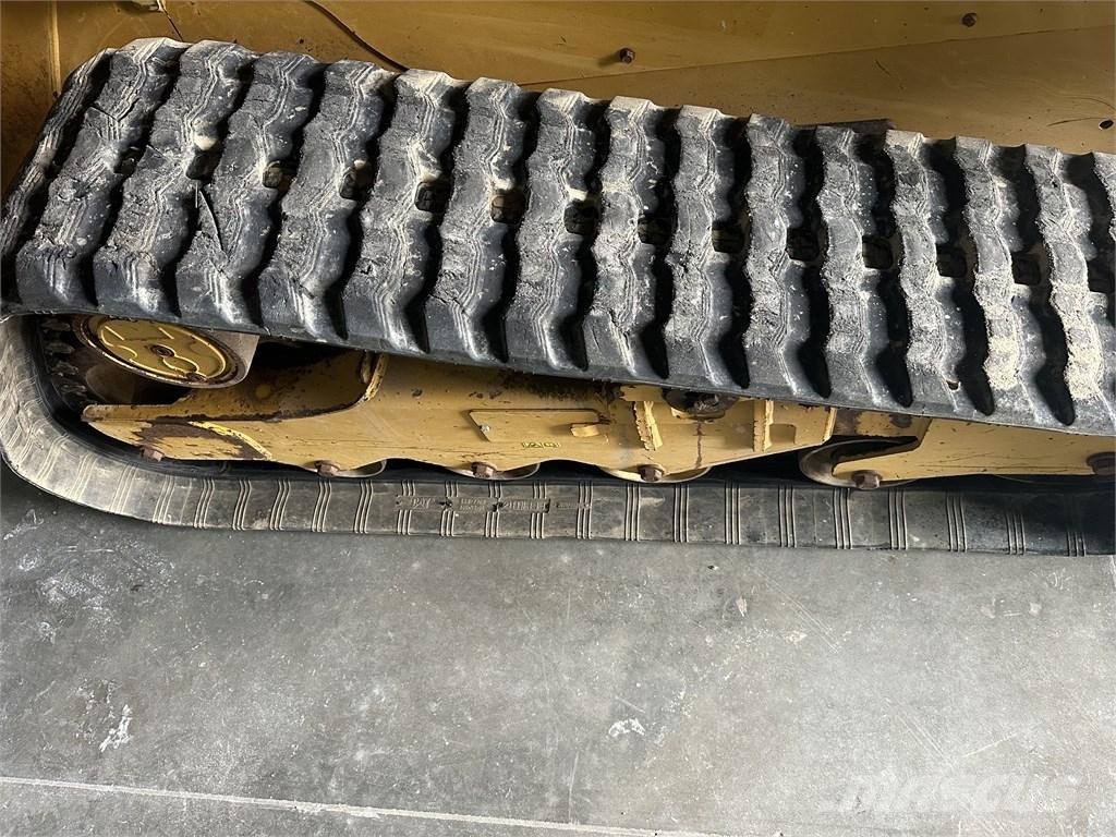 CAT 259D3 Мини товарачи
