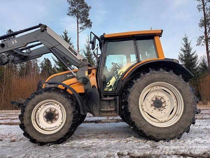 Valtra N 141 Hitech Трактори