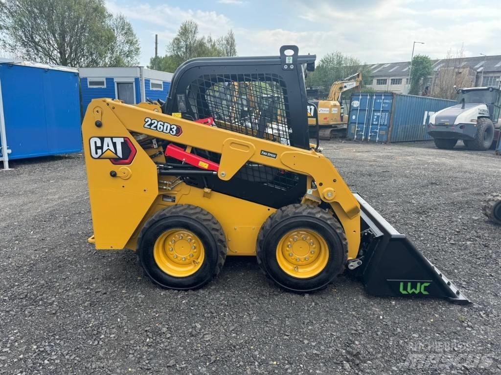 CAT 226D3 Мини товарачи
