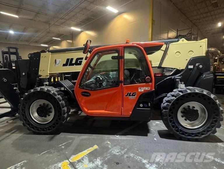 JLG 1255 Телескопични товарачи