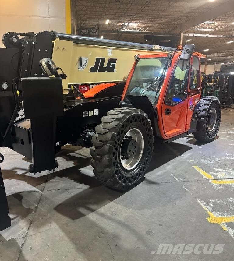 JLG 1255 Телескопични товарачи