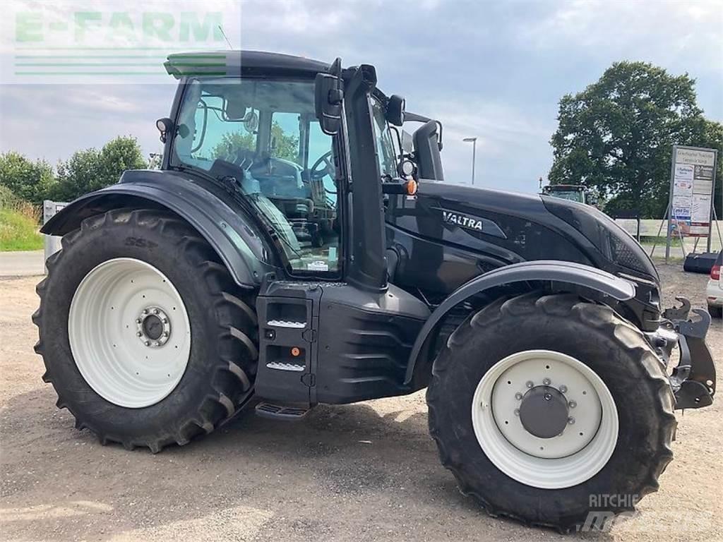 Valtra t254a mr19 Трактори