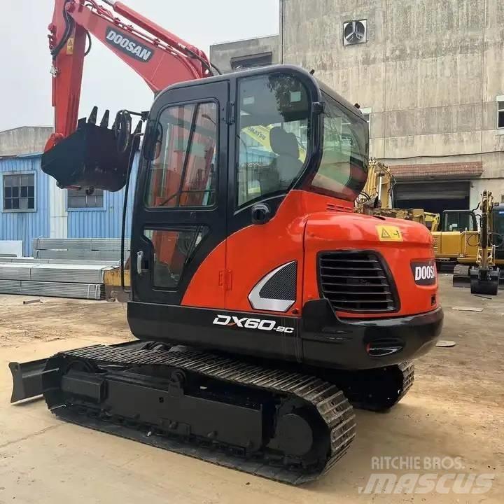 Doosan DX60 Верижен екскаватор