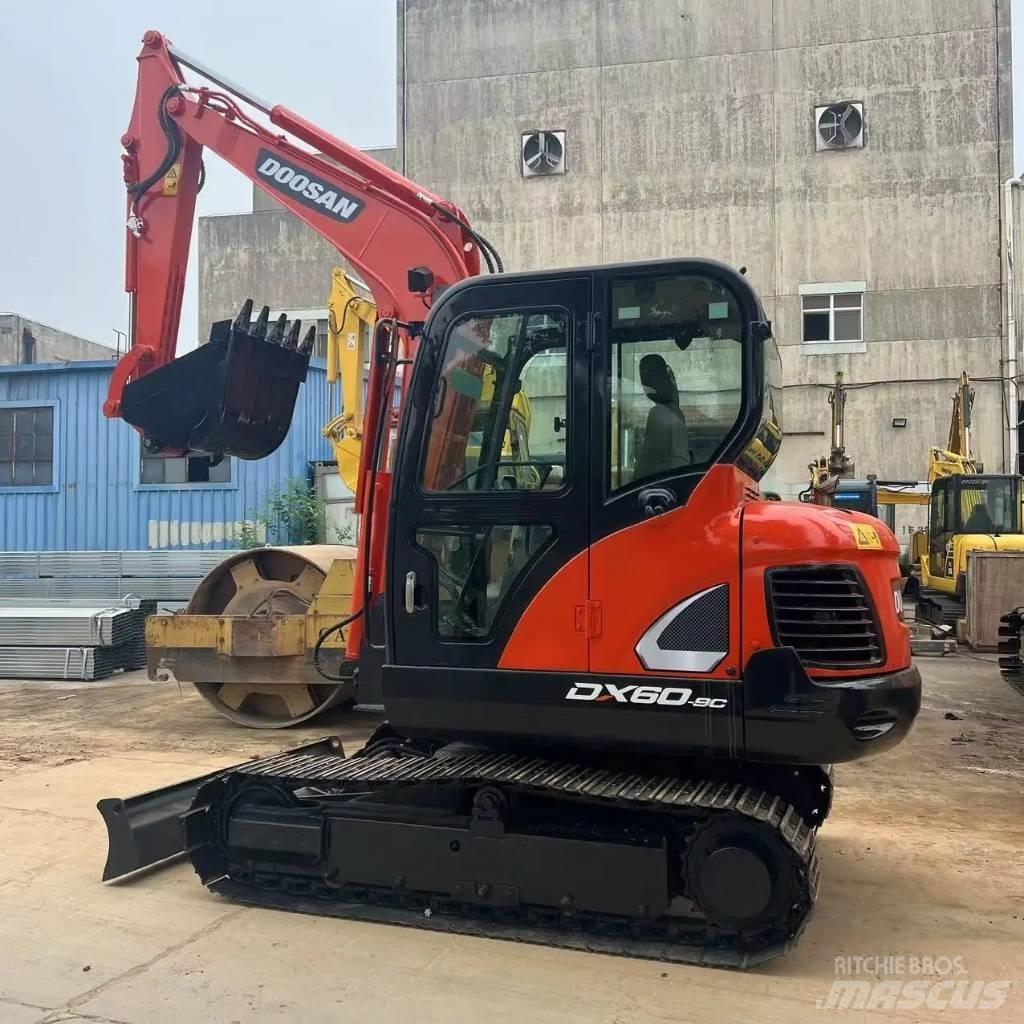 Doosan DX60 Верижен екскаватор