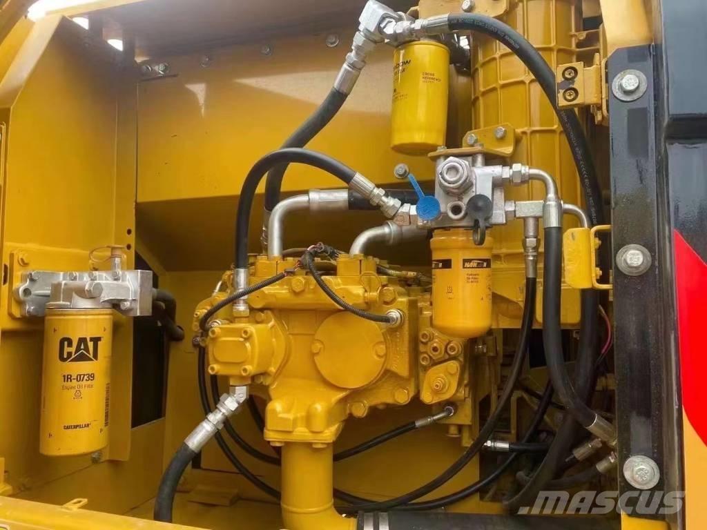 CAT 320d Верижен екскаватор