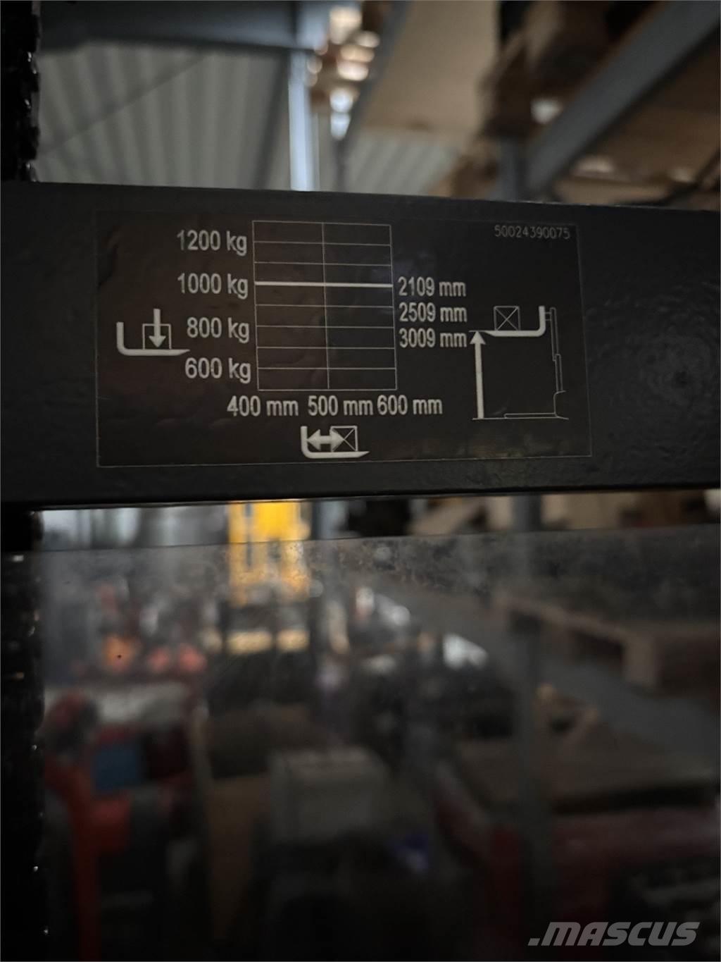 Linde L10 defekt Колички високоповдигачи с теглич