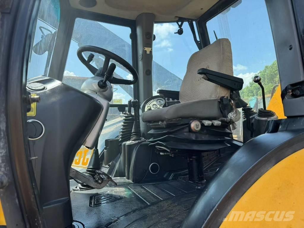 JCB 3 CX Товарач със заден ексватор