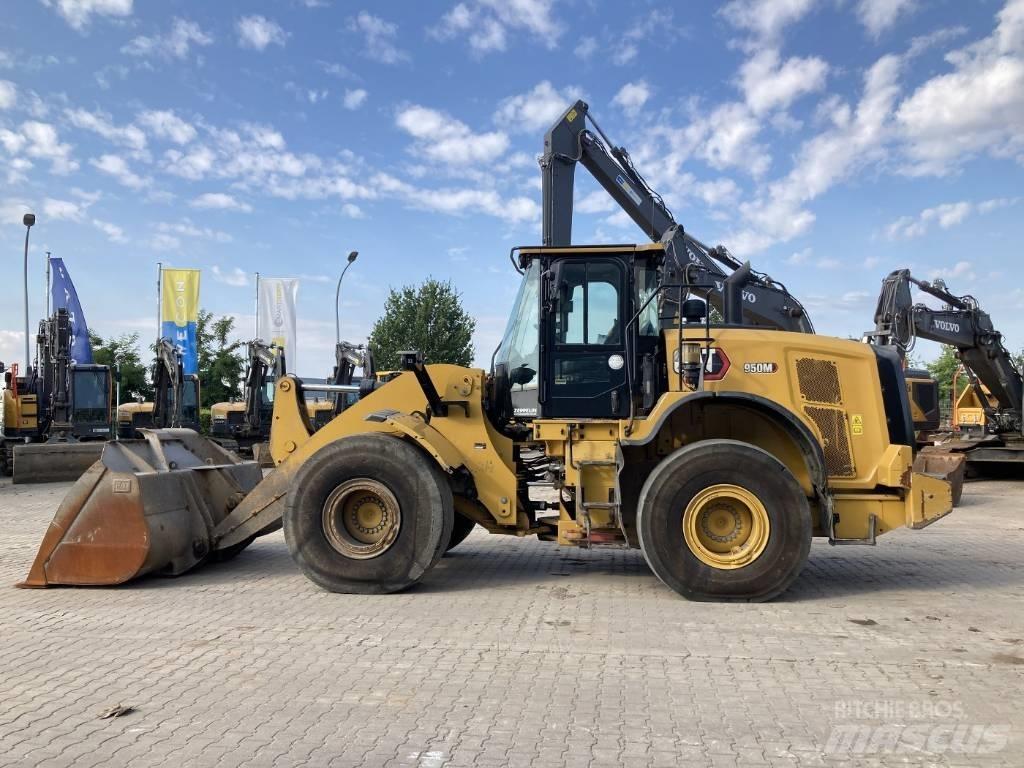 CAT 950 M Колесни товарачи