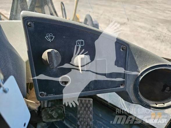 CAT 930G Колесни товарачи