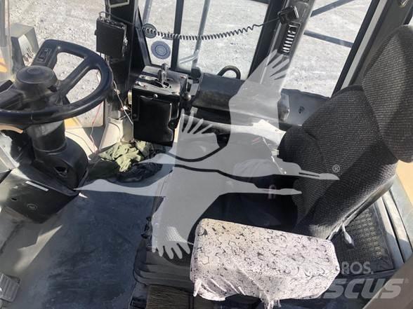 CAT 980G Колесни товарачи