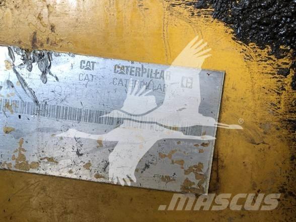 CAT D6N LGP Верижни булдозери
