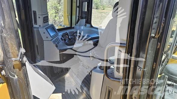 CAT D9T Верижни булдозери
