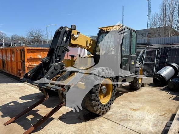 CAT TH82 Телескопични товарачи