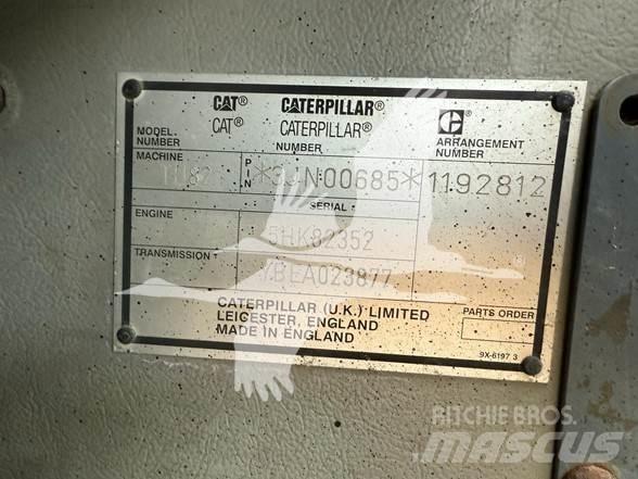 CAT TH82 Телескопични товарачи