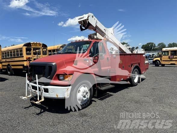 Ford F750 Моторизирани платформи с талига