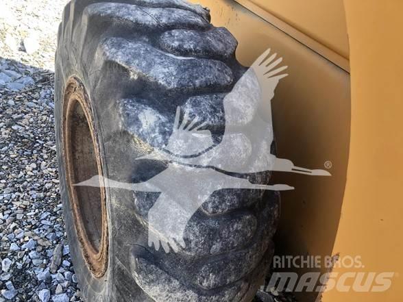 Ford GZ411V Колесни товарачи