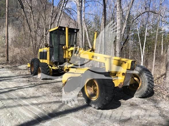 John Deere 770 Грейдери