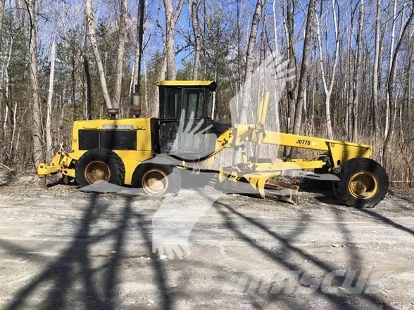 John Deere 770 Грейдери