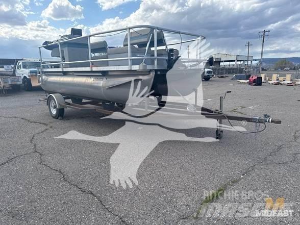  PONTOON BOAT Строителство - Други