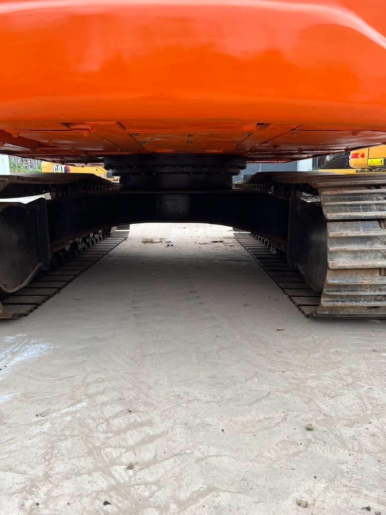 Doosan DX 140 LC Верижен екскаватор
