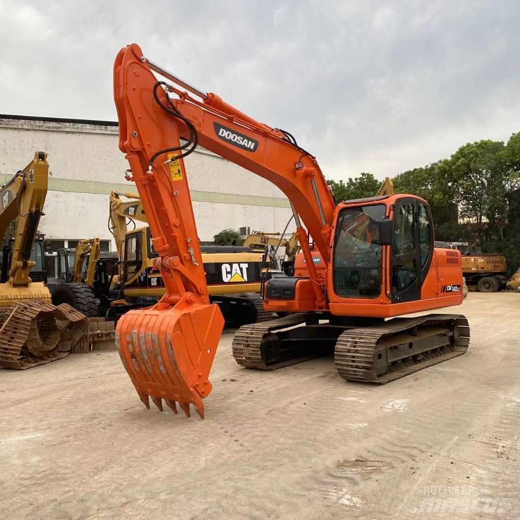Doosan DX 140 LC Верижен екскаватор