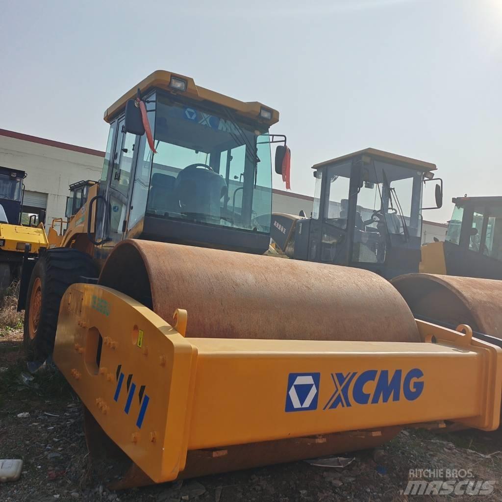 XCMG XS 263 J Еднобарабанни ролки
