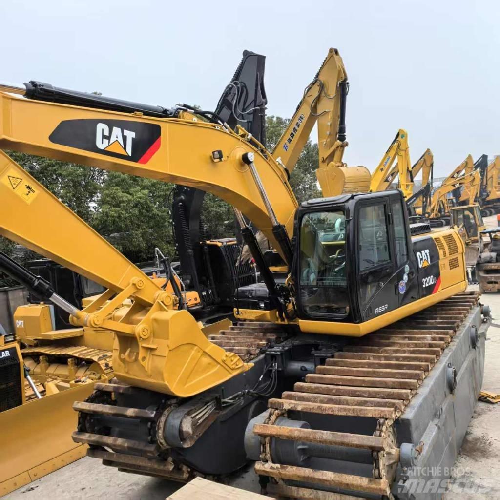 CAT 320 D Багери амфибии