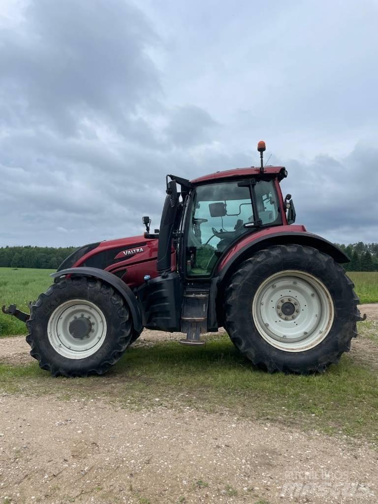 Valtra T 234 V Трактори