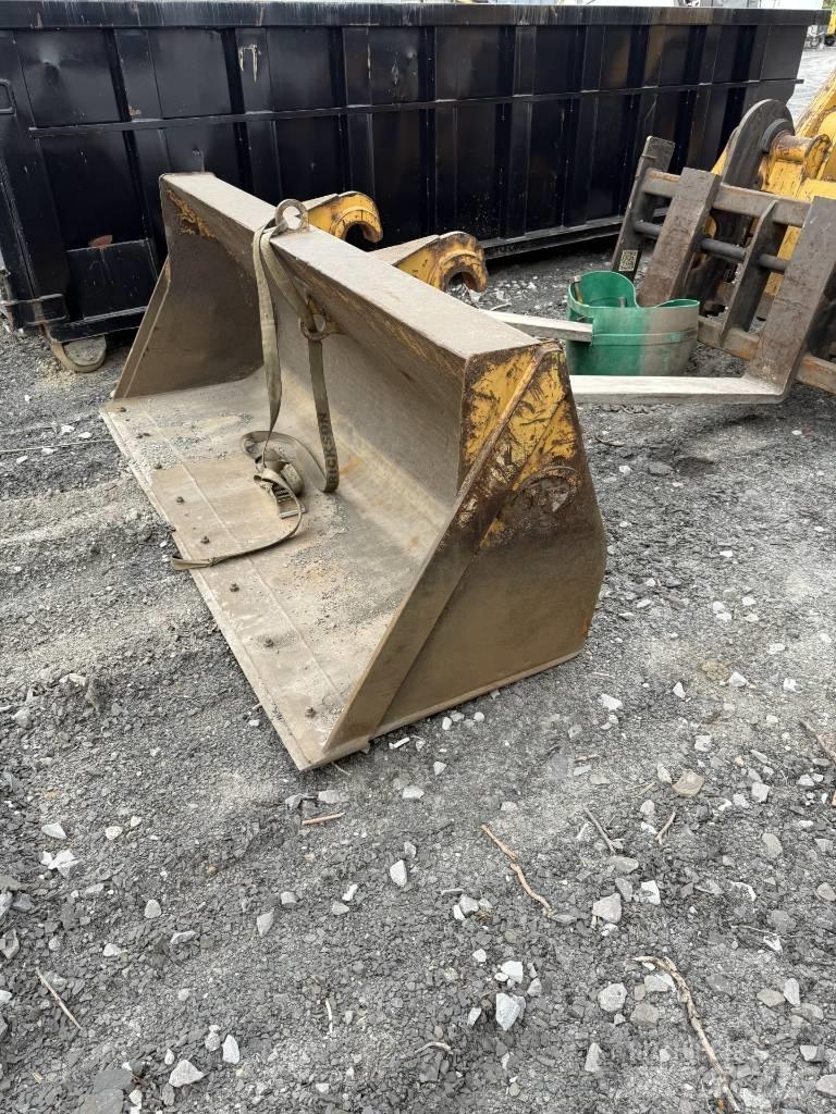 CAT 450 F Товарач със заден ексватор