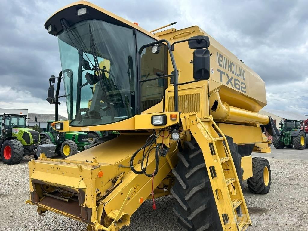 New Holland TX 62 Комбайни