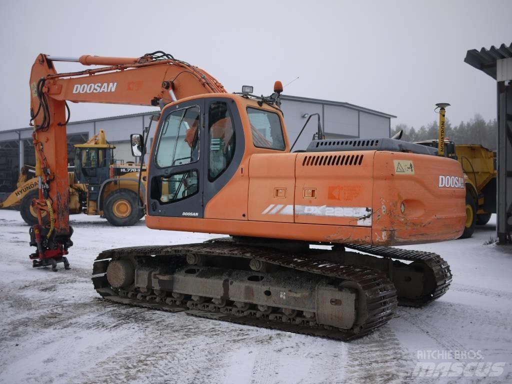 Doosan DX 225 LC Верижен екскаватор