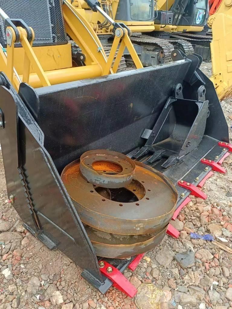 CAT 420 F Товарач със заден ексватор