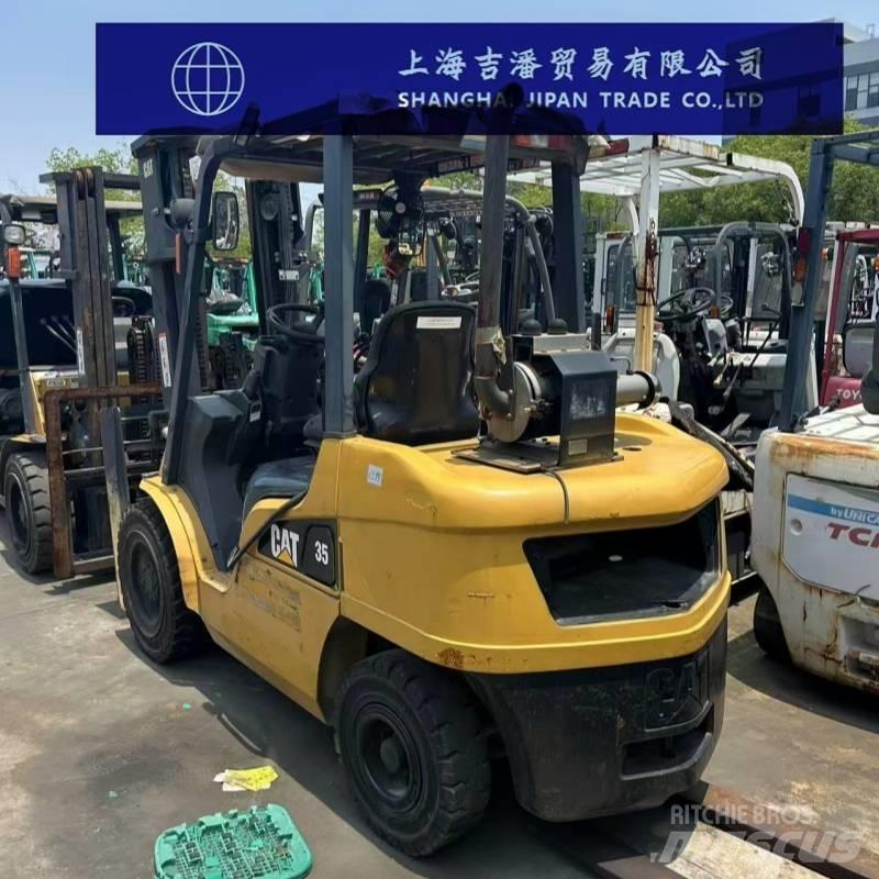 CAT DP 35 N Дизелови камиони