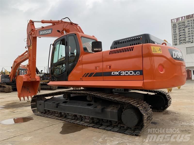Doosan DX300 Верижен екскаватор