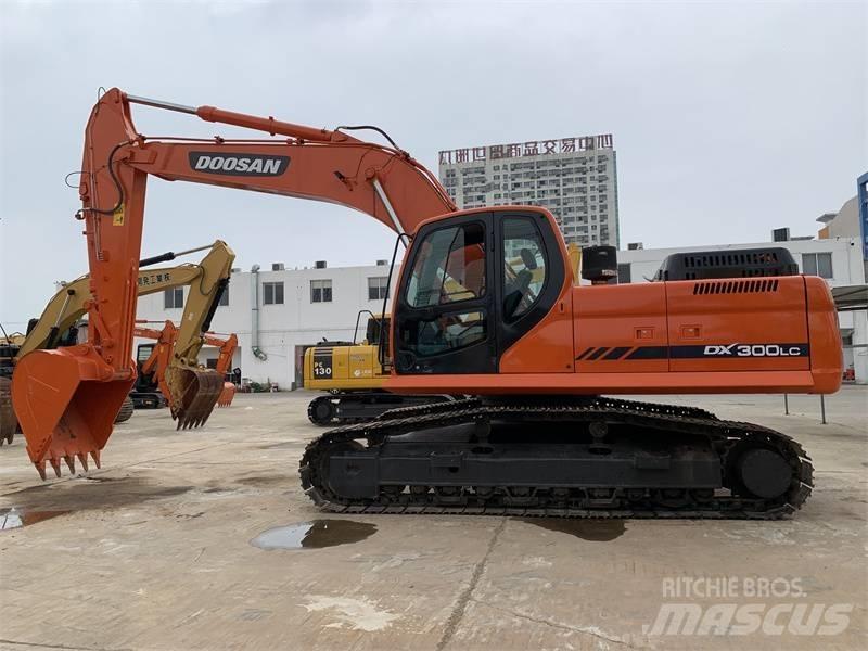 Doosan DX300 Верижен екскаватор