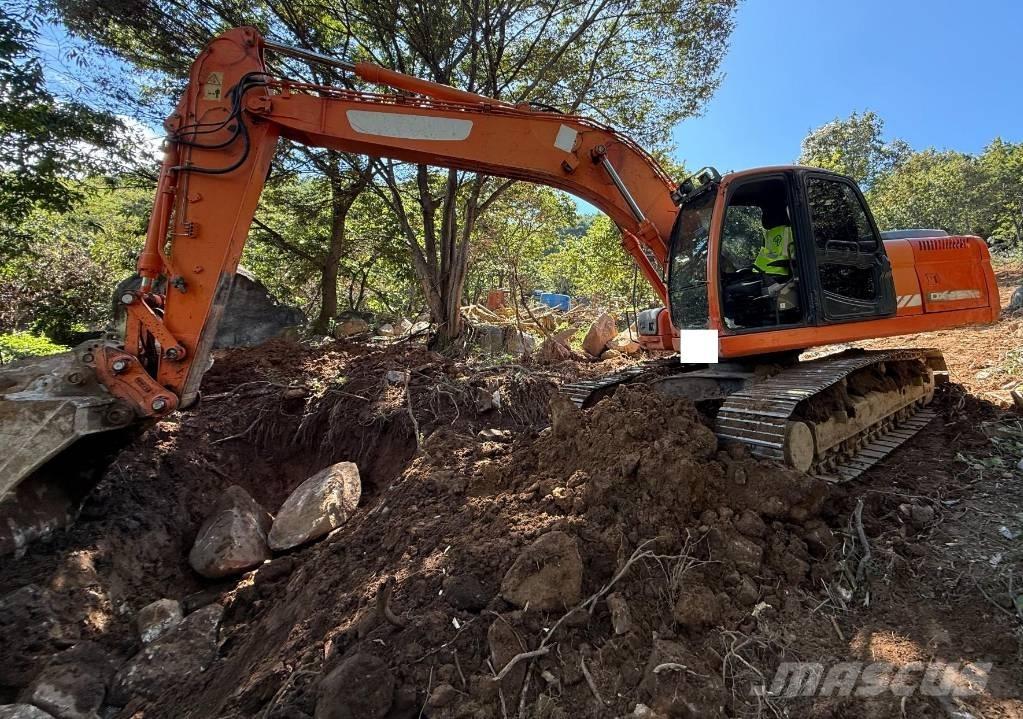 Doosan DX 220 LCA Верижен екскаватор