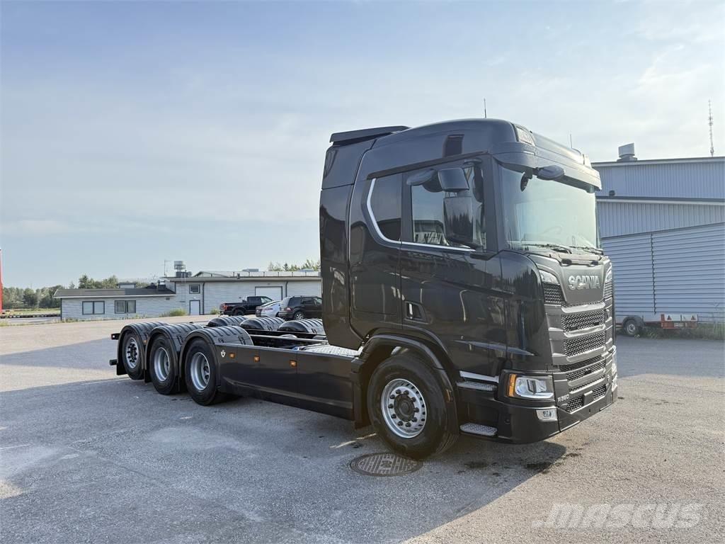 Scania R590 8x4 Камиони с кран с кука