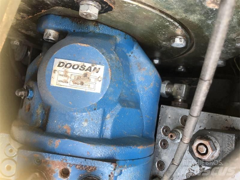 Doosan DX60 Верижен екскаватор