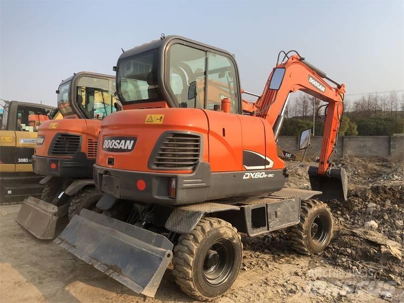 Doosan DX60 Верижен екскаватор