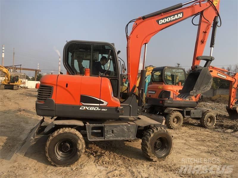 Doosan DX60 Верижен екскаватор