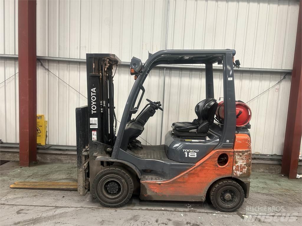 Toyota 02-8FGF18 Камиони с АГУ