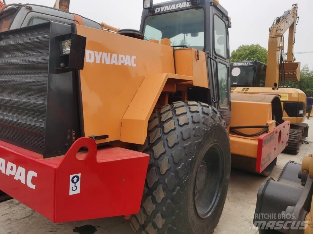 Dynapac CA 25 D Еднобарабанни ролки
